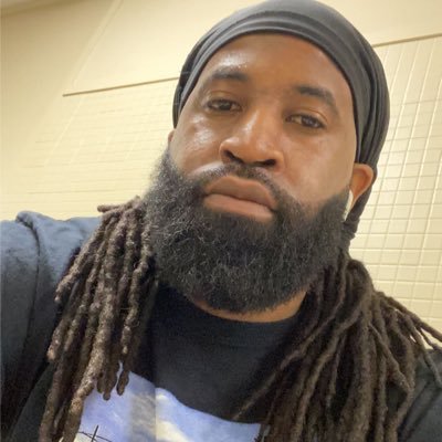 Profile Picture of Byron Bell (@@byronb21) on Twitter