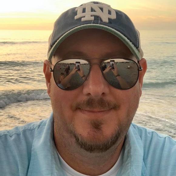 Profile Picture of Leo Stanciu (@leostanciu13) on Poshmark