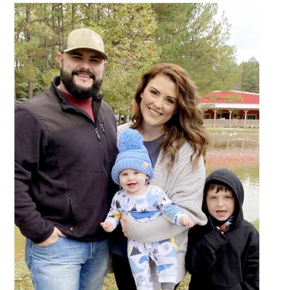 Profile Picture of Drew Reynolds (@drew22reynolds) on Poshmark