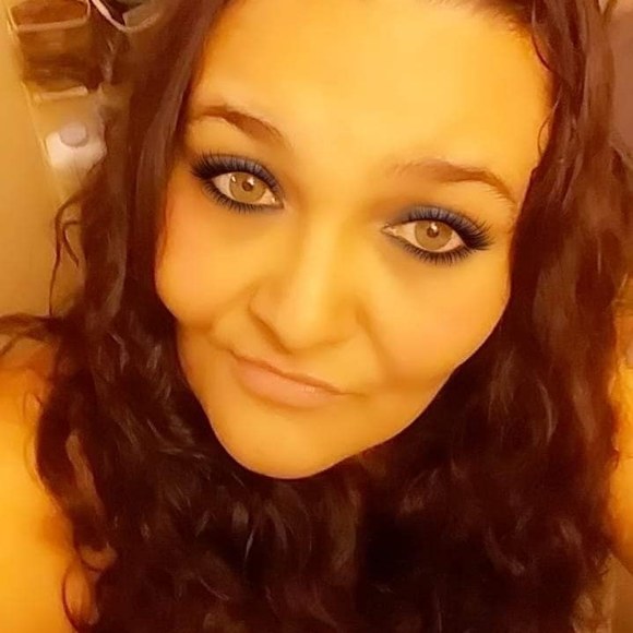 Profile Picture of Heather Rocha (@heatherroch5555) on Poshmark