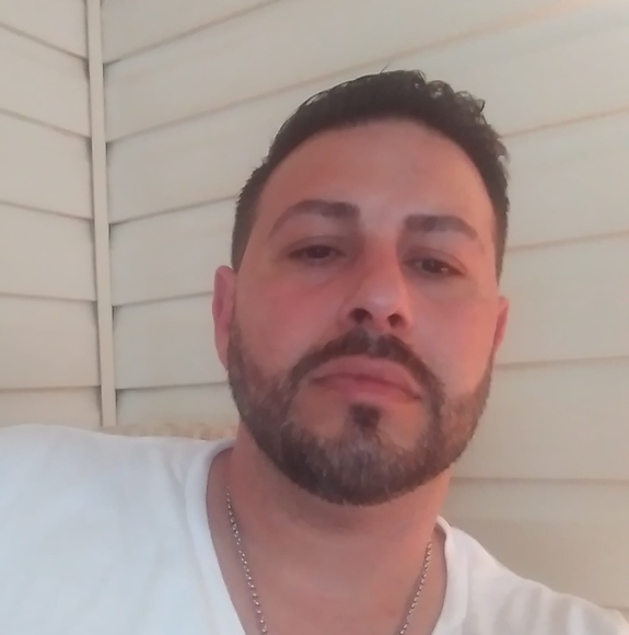 Profile Picture of Chris Apolito (@chrisap7777) on Poshmark