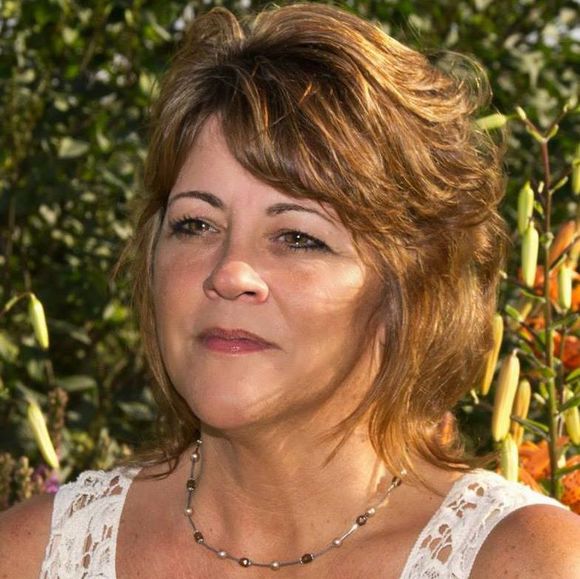 Profile Picture of Kim Kenyon (@kim_kenyon) on Poshmark