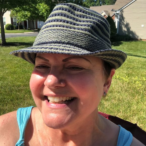 Profile Picture of Michelle Rateau (@chefmiche) on Poshmark