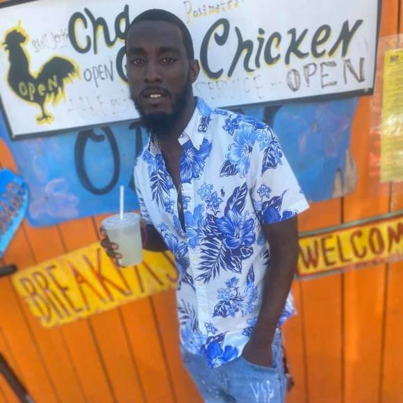 Profile Picture of Mel Horton (@melhorton292) on Poshmark