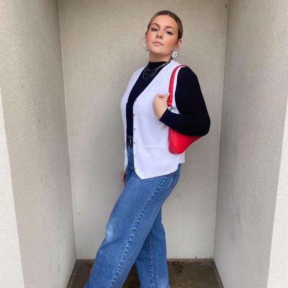 Profile Picture of Emma Chisholm (@emma_chisholm) on Poshmark