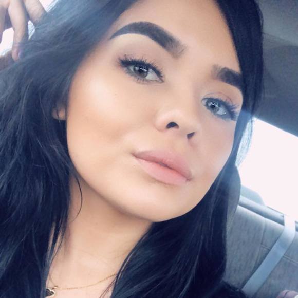 Profile Picture of Melissa Driver (@meliward) on Poshmark