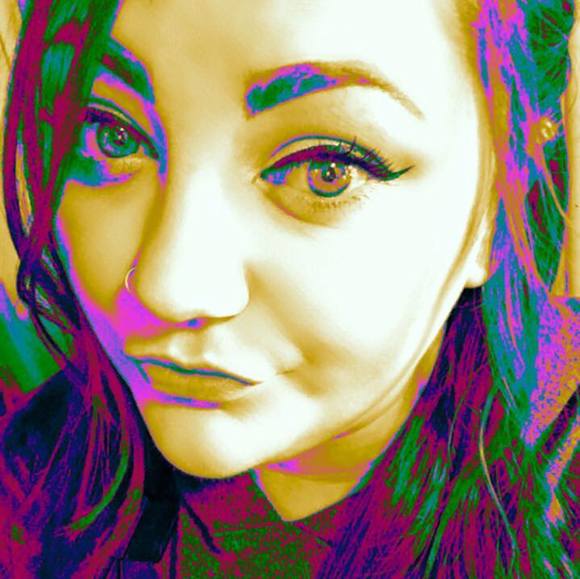 Profile Picture of Jamie Teegarden (@jamieadams912) on Poshmark