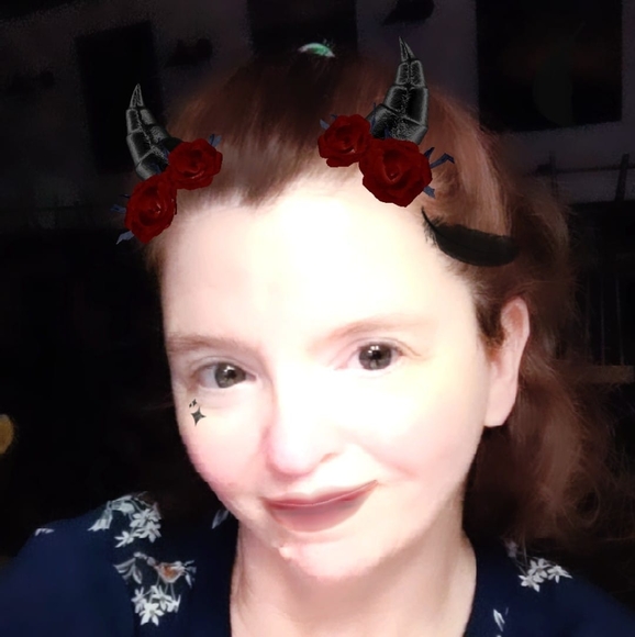 Jessi Ewell collins - Poshmark Profile Picture of Jessi Ewell collins (@h0neyp0tt) on Poshmark