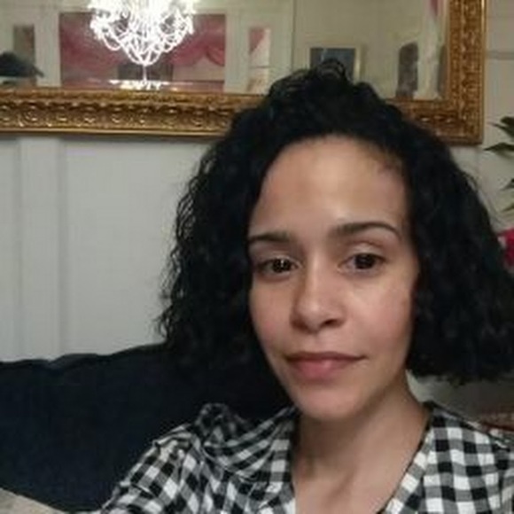 Profile Picture of Eva Borbon (@evesmatrix) on Poshmark