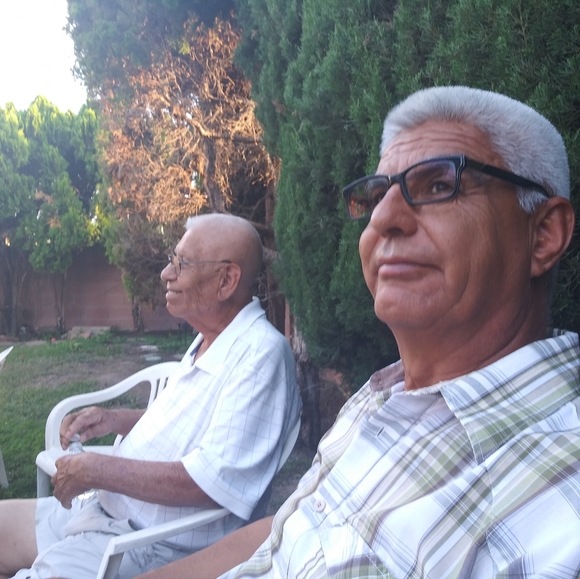 Profile Picture of Hugo Elias (@hugoelias) on Poshmark