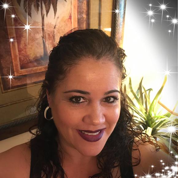 Profile Picture of Angela Koch (@kjhardrock) on Poshmark