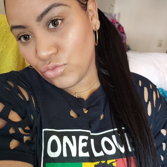 Profile Picture of Jasmine Howell (@jasminehowel808) on Poshmark