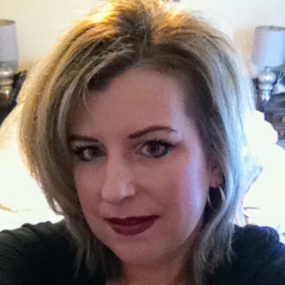 Profile Picture of Heather Kuntz (@legallyblonde18) on Poshmark