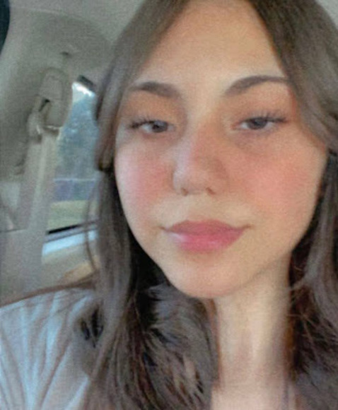 Amanda Cuellar - Poshmark Profile Picture of Amanda Cuellar (@amanda100907) on Poshmark