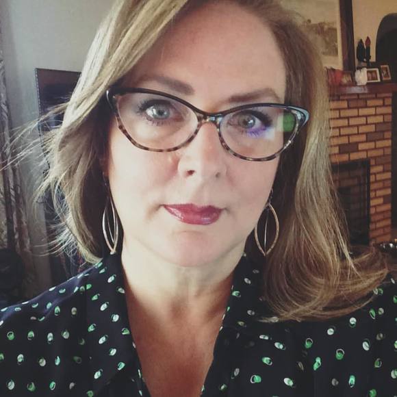 Profile Picture of Lisa Frantz (@lfrantz) on Poshmark