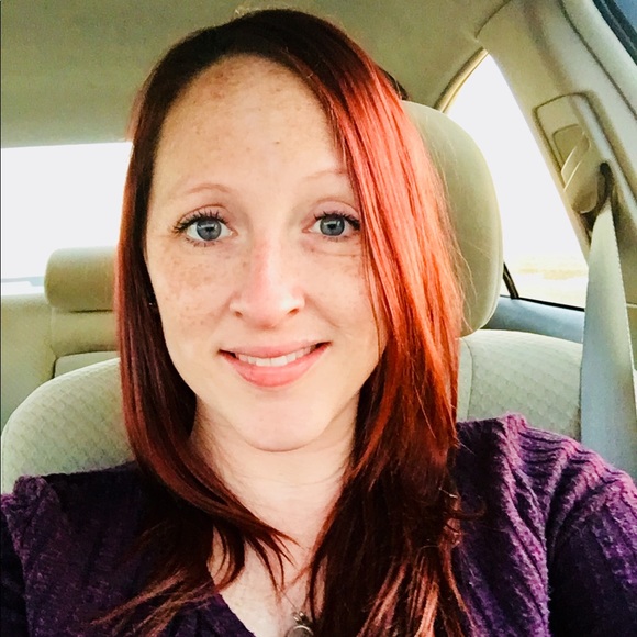 Profile Picture of Chantel Froeba (@cfroeba) on Poshmark