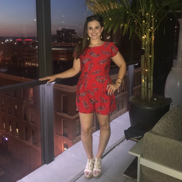 Profile Picture of Kaela Orwick (@kaelaorwick) on Poshmark