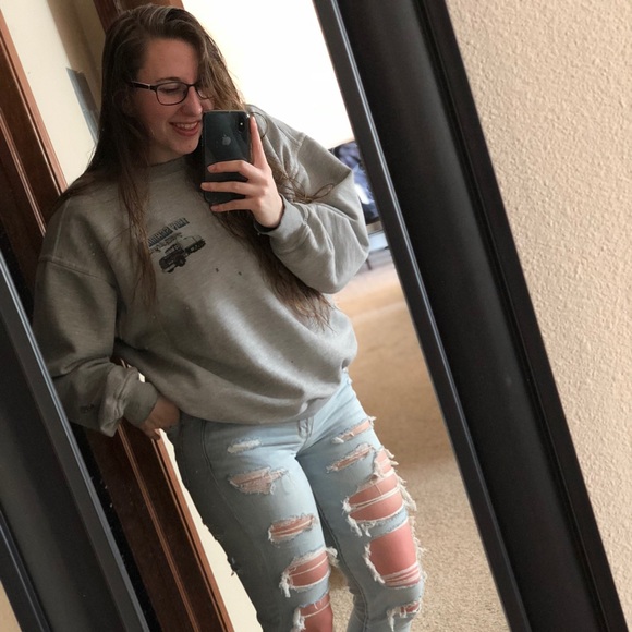 Profile Picture of Crystal Sweda (@csweda5) on Poshmark