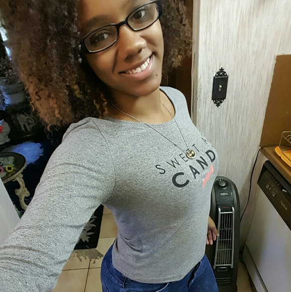 Profile Picture of Joanne Simmons (@ookiemonster12) on Poshmark
