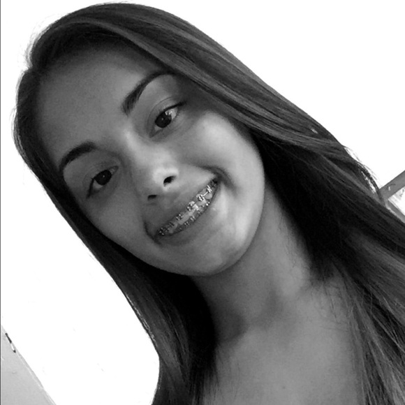 Profile Picture of Leah Butrick (@leahhx19) on Poshmark