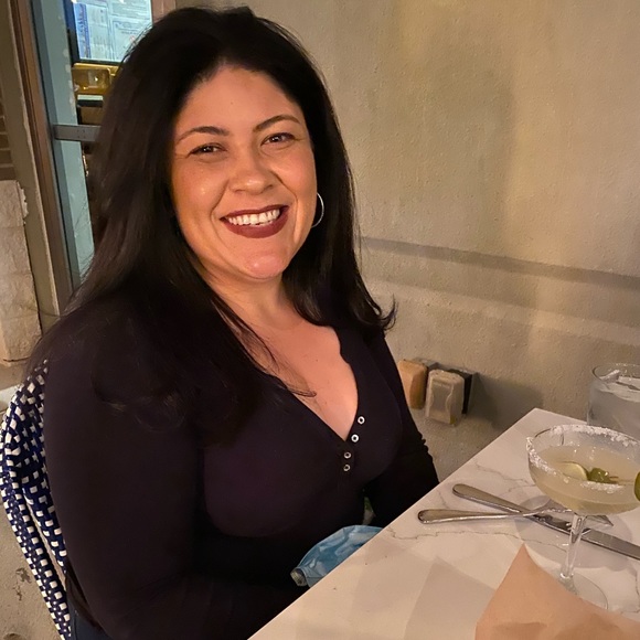 Profile Picture of Christy Hubble (@christymack25) on Poshmark