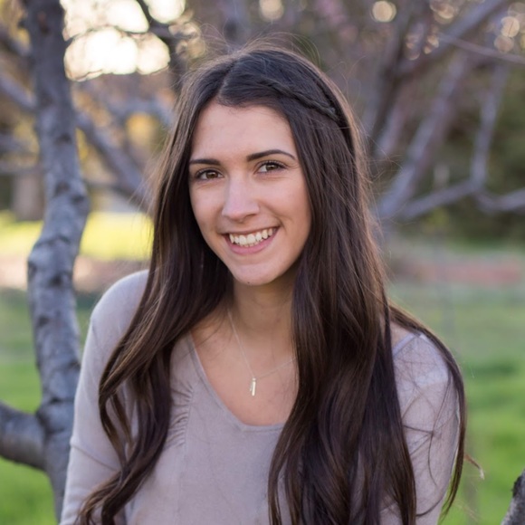 Profile Picture of Kallie Climent (@kalliecliment) on Poshmark