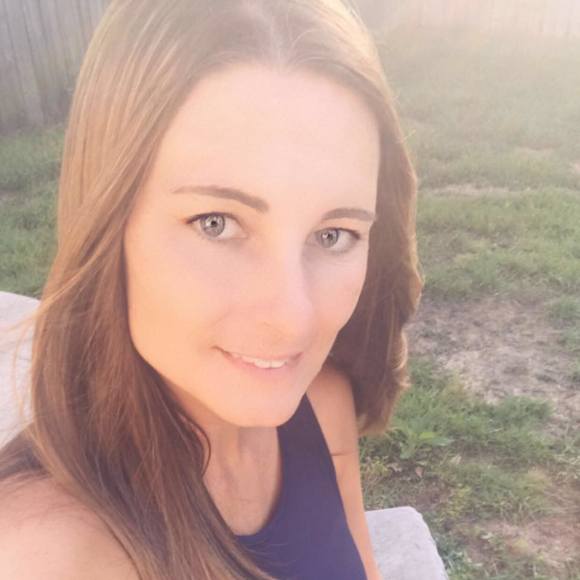 Profile Picture of Amanda Tidwell-fail (@amanda_fail) on Poshmark