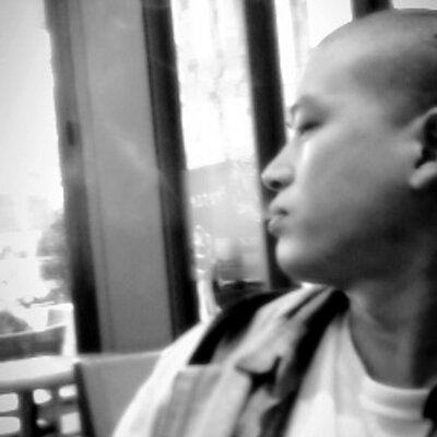 Profile Picture of Yong Hur (@therainbowmaker) on Twitter