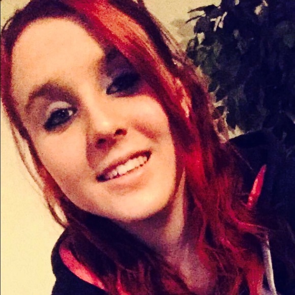 Profile Picture of Kristen Iiams (@kristeniiams) on Poshmark