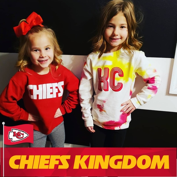 Profile Picture of Amy Howe (@amyamymeyer) on Poshmark