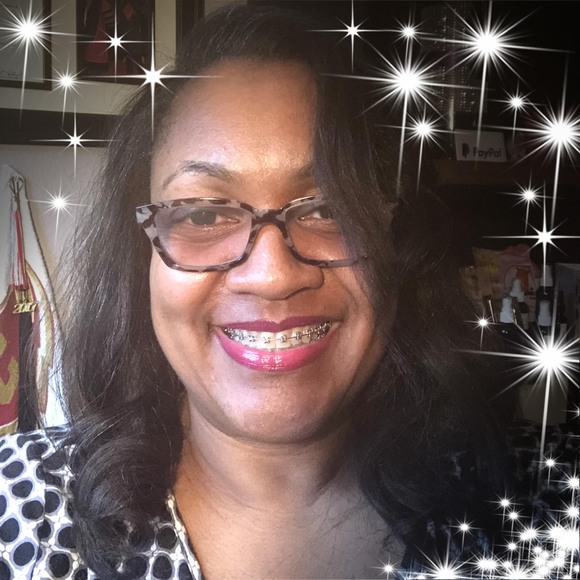 Profile Picture of Chrystal Turner-young (@chrystalturn153) on Poshmark