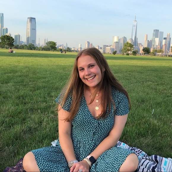 Danielle Gancz - Poshmark Profile Picture of Danielle Gancz (@danigancz) on Poshmark