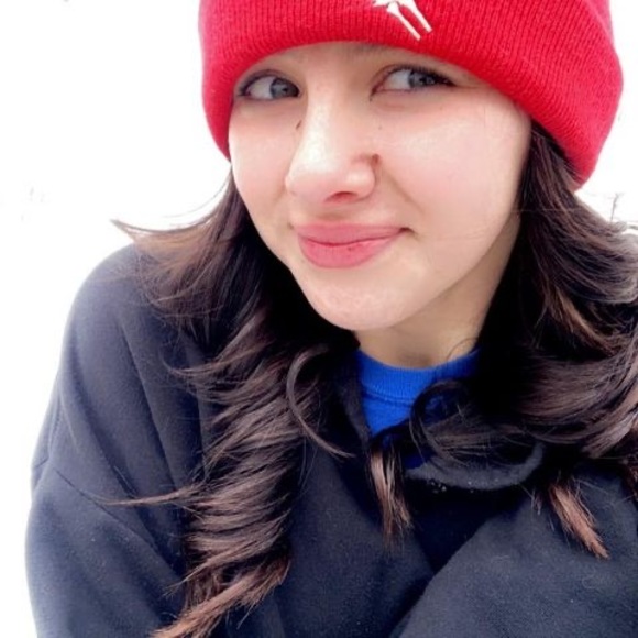 Profile Picture of Kayeleagh Goltl (@kayeleaghgoltl) on Poshmark