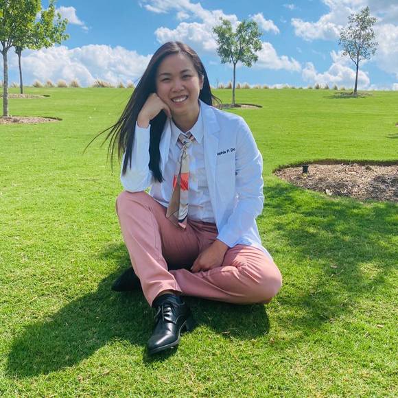 Profile Picture of Sophia Do (@itsxsodo) on Poshmark