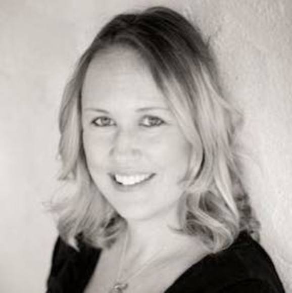 Profile Picture of Becky Streblow (@beckystreblow) on Poshmark