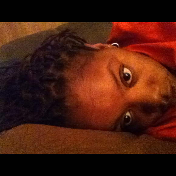 Profile Picture of Gusteen Sharpe (@sunniireds) on Poshmark