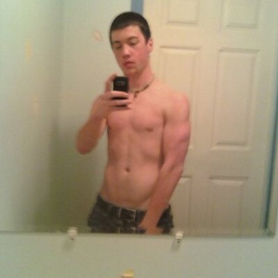Profile Picture of Joshua Davis (@JoshuaEronDavis) on Twitter