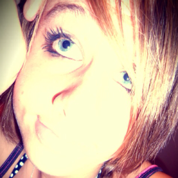 Profile Picture of Justine Yarbrough (@justine21) on Poshmark