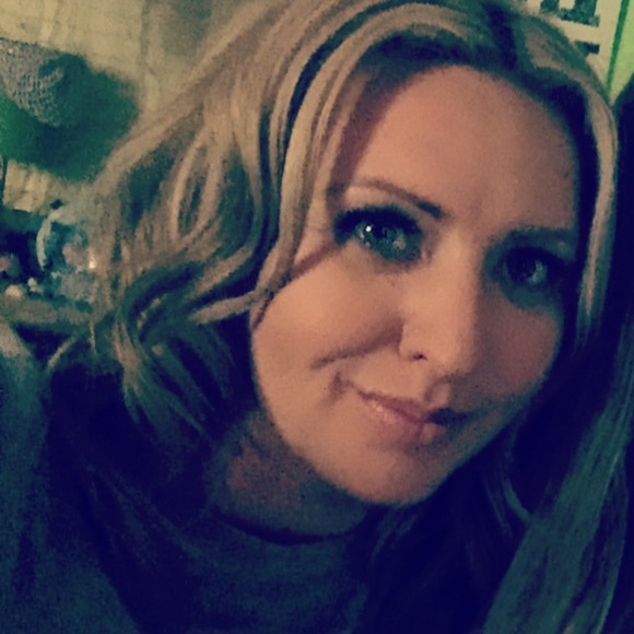 Profile Picture of Krysia Adamczewski (@krysiaa) on Poshmark