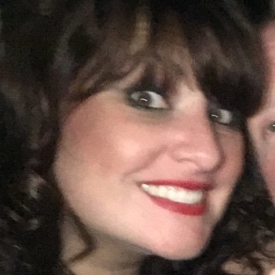 Profile Picture of Christine Vecchio (@VeckWut) on Twitter