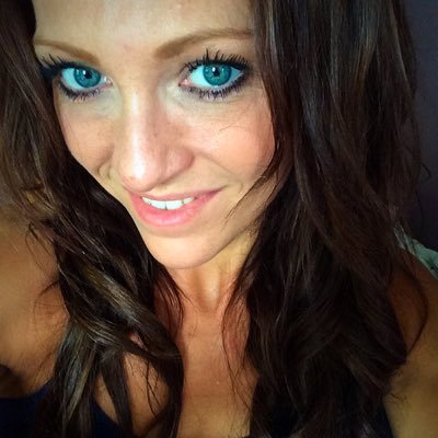 Profile Picture of Vicki Benson (@vickibenson1) on Twitter