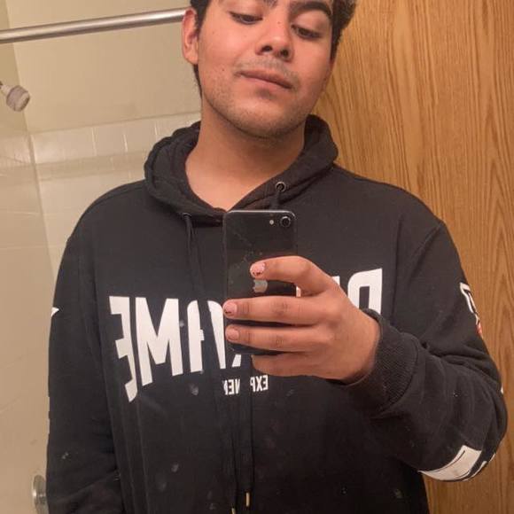 Profile Picture of Tony To lit (@dodgersg15) on Poshmark
