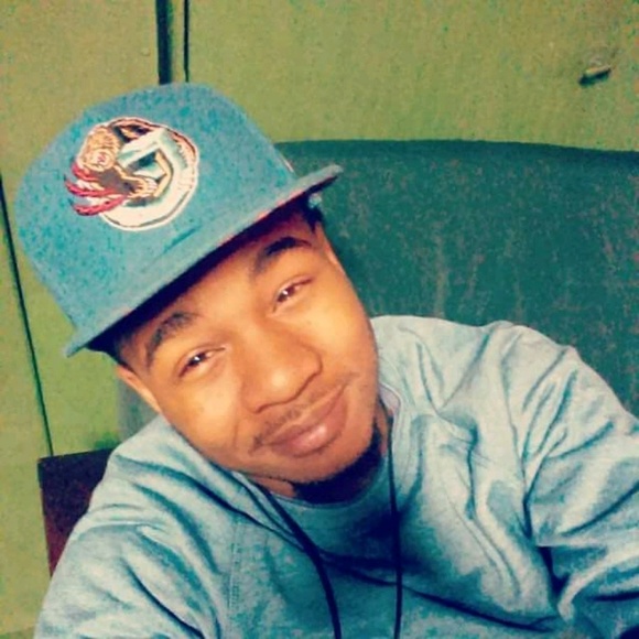 Profile Picture of Sedrick Maddox (@seddy365) on Poshmark