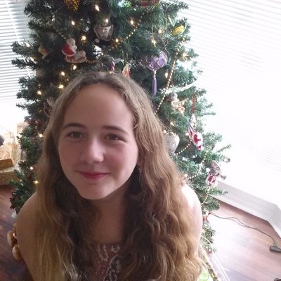 Profile Picture of Clarissa Knight (@ClaireMusic100) on Twitter