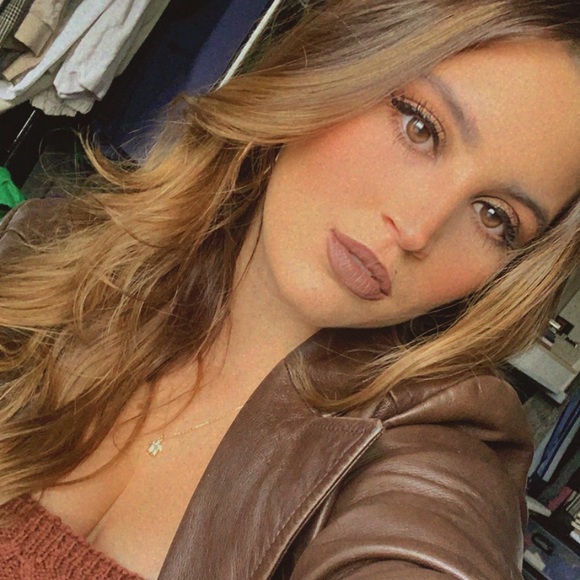 Profile Picture of Sofia Gaspar (@sofiacgaspar) on Poshmark