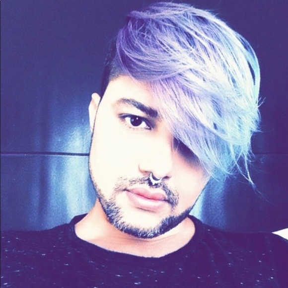 Profile Picture of Edwin Irizarry (@edwinirizarry) on Poshmark