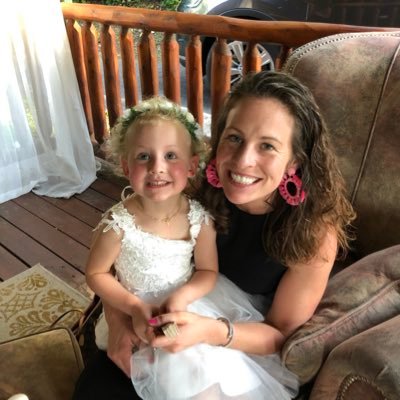 Profile Picture of Lindsay Shoemaker (@lindsayshoemak8) on Twitter