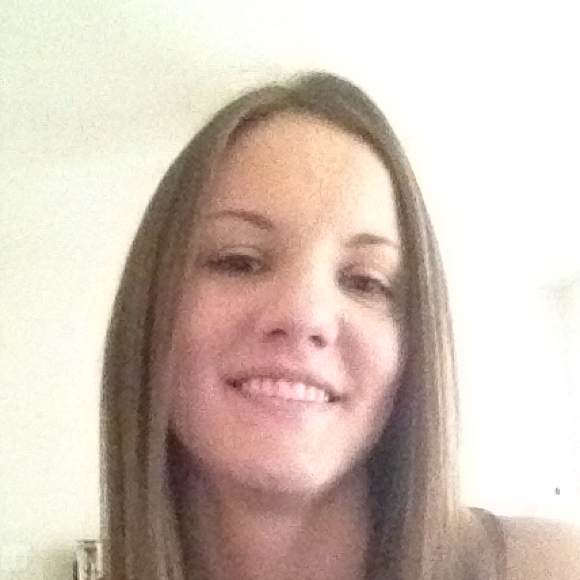 Profile Picture of Sheryl Ekberg (@squirt3232) on Poshmark