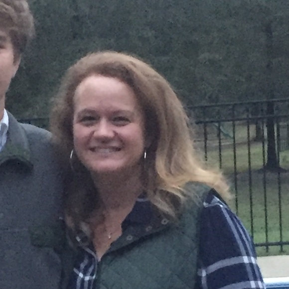 Profile Picture of Dawn Evans (@dawnevans123) on Poshmark