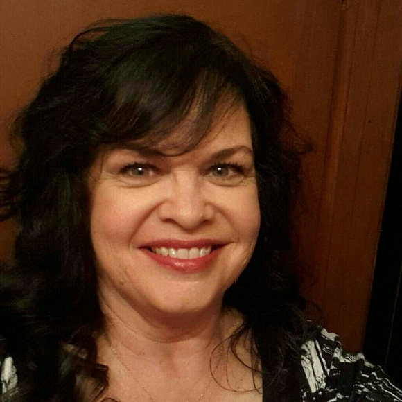 Profile Picture of Malinda Brockus (@malindab) on Poshmark